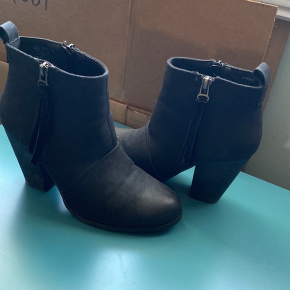 Heeled Ankle Boot - Picture 2 of 4